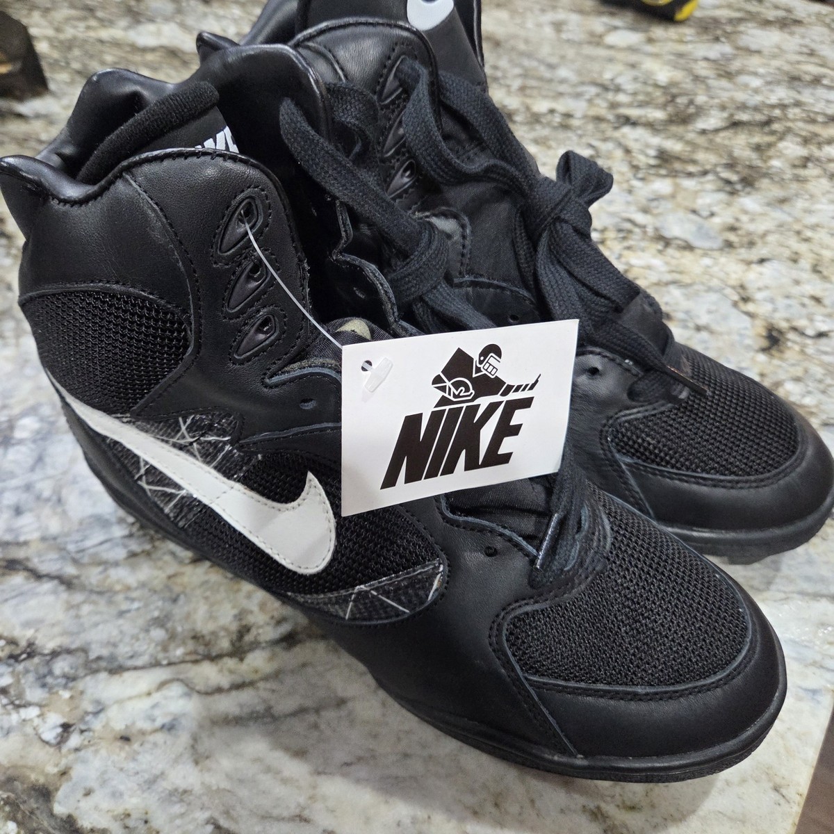New in box mens vintage 17 Nike football cleats air pro shark stove 00 white blk Amazon.com: Nike Air Pro Shark Stove Cleats Black White Hot  main image 4