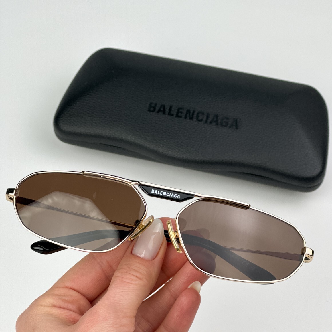 Balenciaga Men AUTHENTIC Sunglasses Gold Brown Geometric  display picture 2