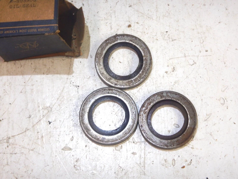 吉普 Willys DJ3A DJ5 DJ6 NOS 原始设备制造商 Dana 23 轴托架油封 803900 免运费 — 第 4/4 张图片