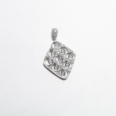 GD Estate 18K White Gold 34 Natural Brilliant Cut Diamond Pendant 0.40 Cts