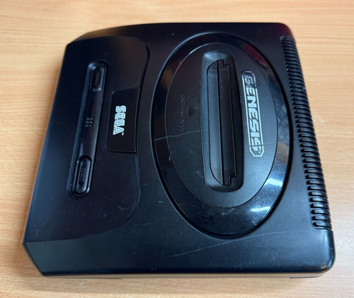 SEGA GENESIS CONSOLE ** FREE POST ** - Picture 2 of 7