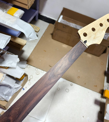 4 String J Bass Neck 20Fret 34Inch Rosewood Fingerboard Gloss part