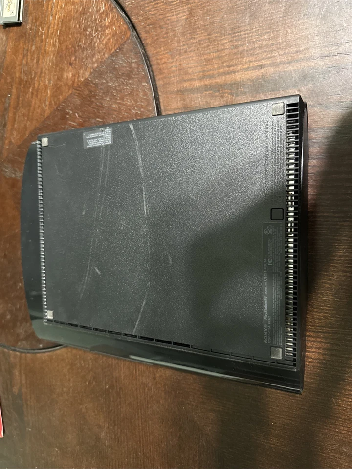 Sony PlayStation 3 PS3 Super Slim Foto 3 de 3