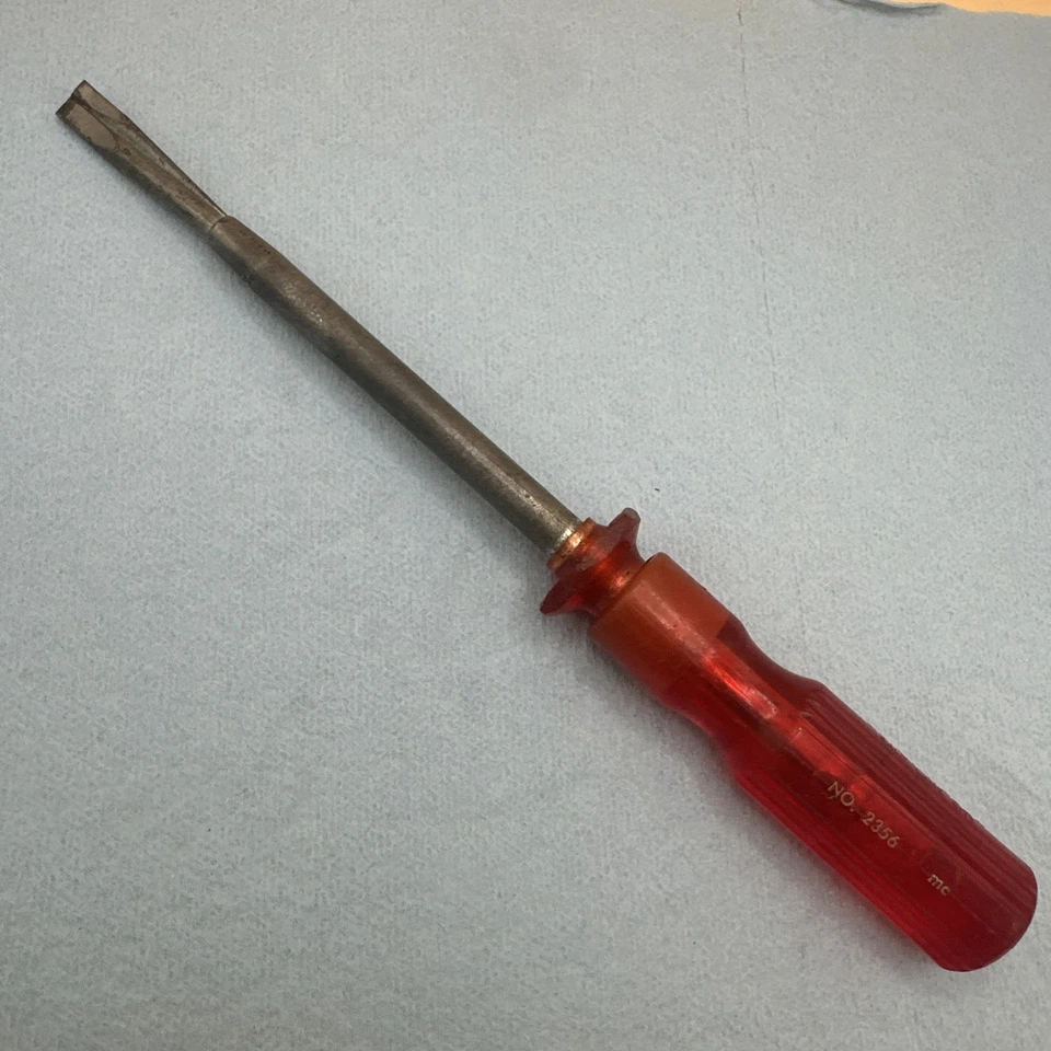 Vintage Quick Wedge No 2356 Screw Holding Flat Blade Screwdriver USA Red - Image 2 of 4