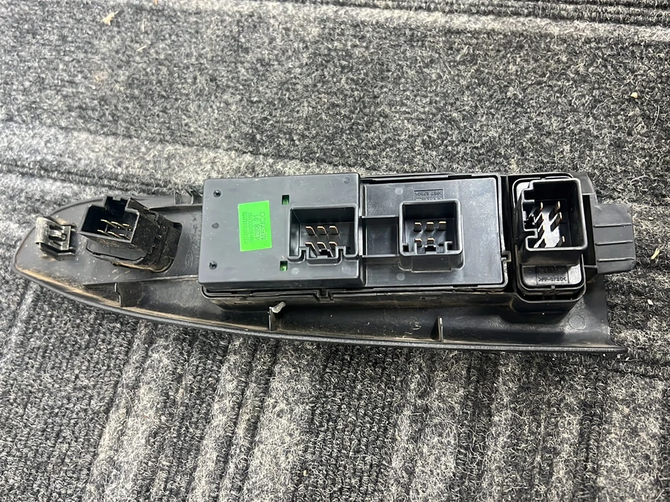 Выключатель левого переднего стекла для пикапа Ford F-250 2002-2005 годов выпуска F81B-14A564 - Изображение 3 из 4