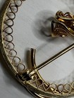 Vintage Gold-Tone Floral Circle Brooch with Pearl Accent — photo 8