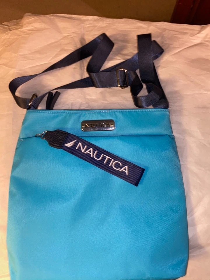 BOLSO BUZO MUJER NAUTICA EN AZUL BUCEO NUEVO SIN ETIQUETAS Foto 2 de 4