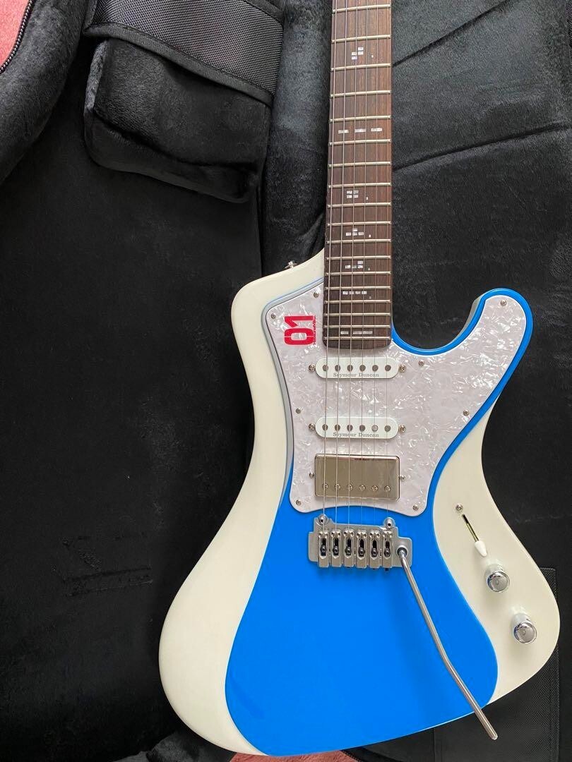 Hatsune Miku Guitar E-STREAM-Miku-Custom SNOW MIKU Edition EDWARDS 