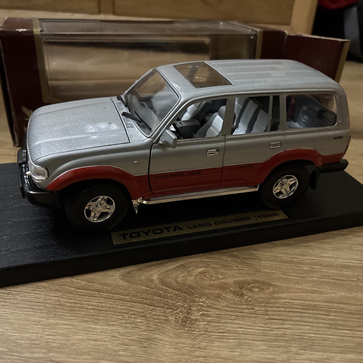 1:18 Road Legends Toyota Land Cruiser, 1992, Red & Silver, Boxed