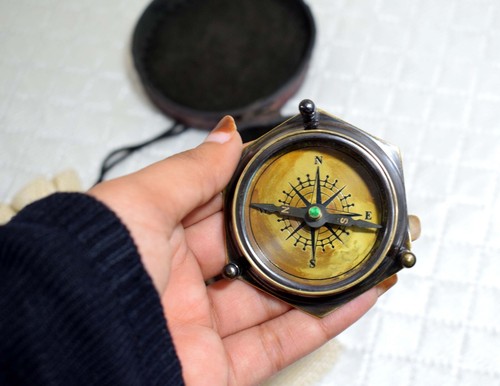 "High-Quality Brass Hexa Compass with Superior Accuracy and Unique Geometric. - Picture 3 of 7