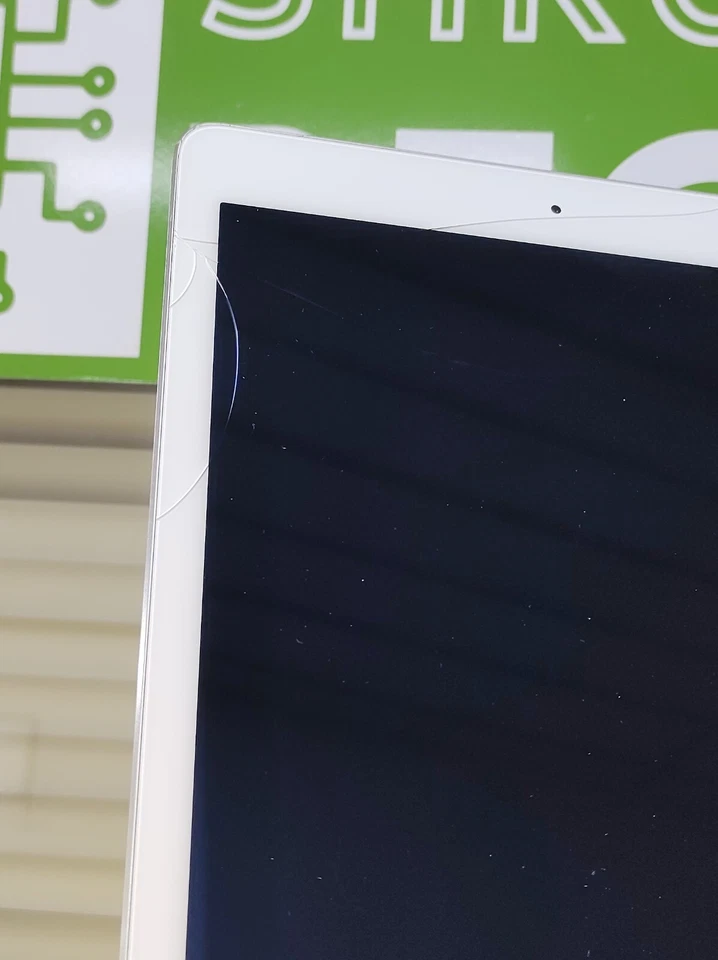 Apple iPad Air 2 A1566 SILVER WiFi 64GB 9.7" *USED-RESET/WORKING-CRACKED SCREEN* - Image 3 of 4