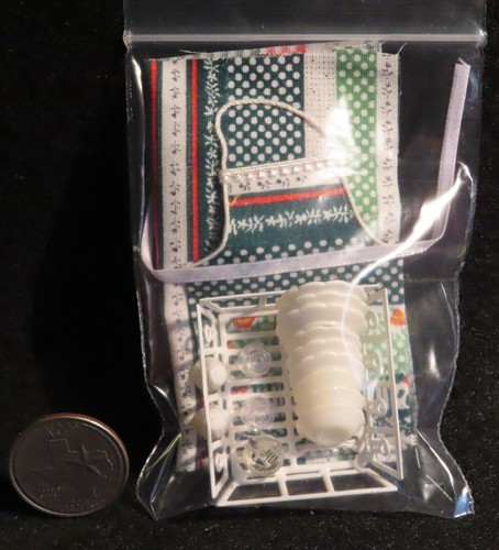 Apron Green White Red Kitchen Dish Dishes Dry Rack 1:12 Miniature Creative 1321 - Picture 4 of 4