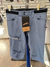Pivot+Leatt Mountain bike shorts