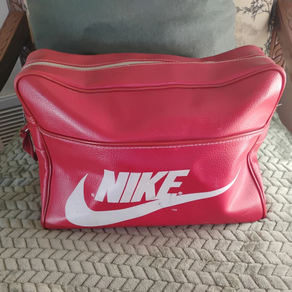 RARE 1960s -70s Vintage Travelite PVC /Nike swoosh Gymbag Bag -Red w/white - Image 2 of 4