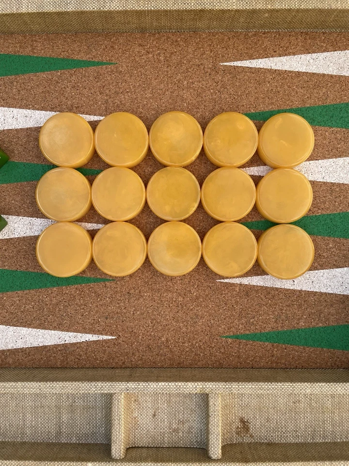 Vtg Backgammon Set  Green & Butterscotch 1.5" Bakelite Crisloid Linen Case Keys - Image 3 of 4