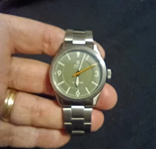 Traska Summiteer Sage Green Dial Very Good Condition!