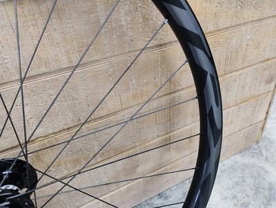 パーツ F:GIANT SR-2 R: BONTRAGER race GIANT 「ジャイアント」 SR-2 ホイールセット / バイチャリ浦和ベース