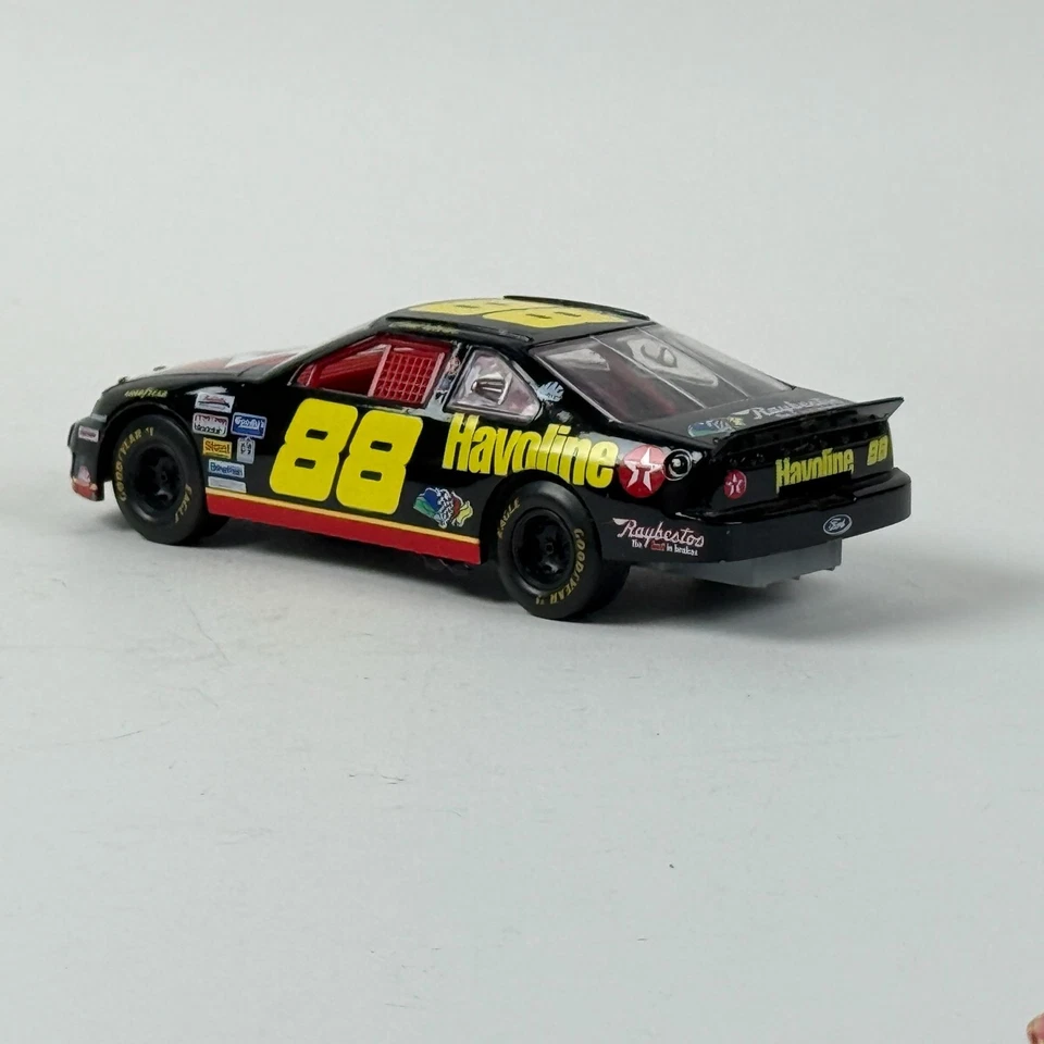 Texaco Havoline NASCAR 88 Ernie Irvan 1995 Racing Champions Diecast Bank - Image 3 of 4