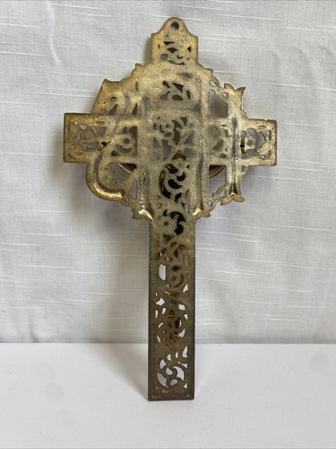 Colgante de pared de latón filigrana ornamentado cruz Jesús crucifijo IHS de colección - Imagen 7 de 8