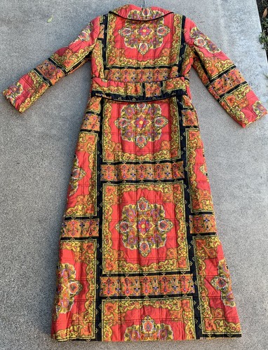 vintage Periphery designed by Arthur Williams cheongsam style quilted robe dress - Picture 6 of 12