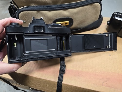Mamiya ZE 2 Quartz 35mm Camera 50mm Lens Sekor E, Flash & Bonus Camera & Bag - Picture 13 of 24