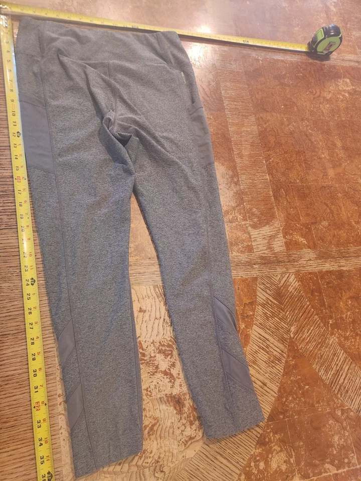 Pantalones cortos de yoga Mondetta gris de lujo de rendimiento talla L para damas #S114 Foto 3 de 3