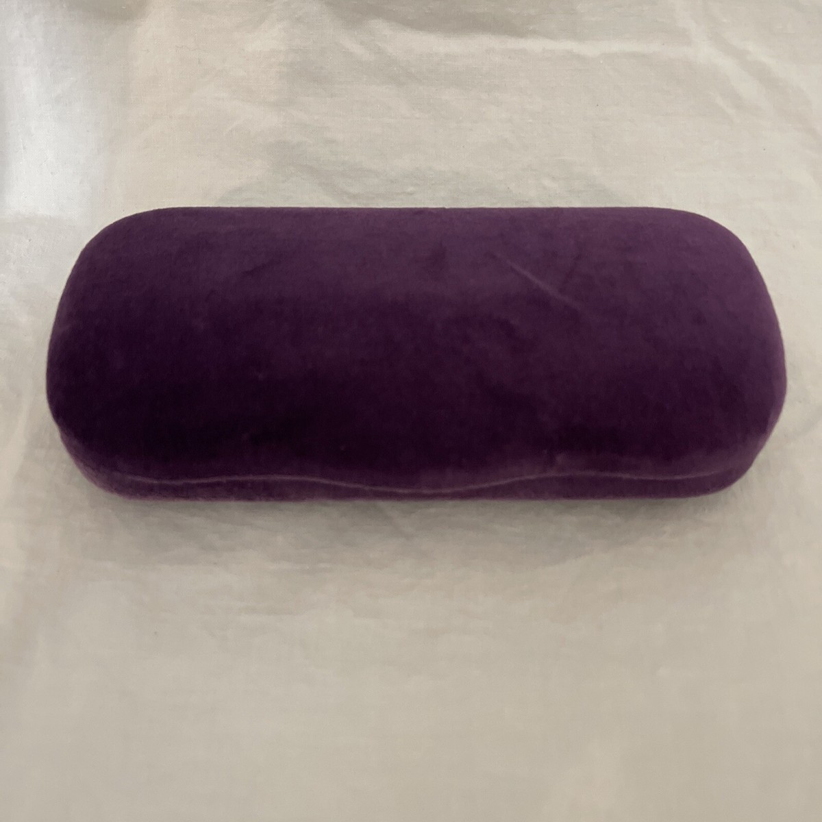 Gucci Purple Soft Eyeglasses Case Fuzzy And Yellow Interior  display picture 3