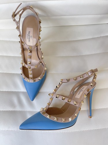 Valentino Garavani Rockstud con Tachuelas Tobillo Tira Azul Ciel Bombas 37 Nib - Imagen 2 de 12