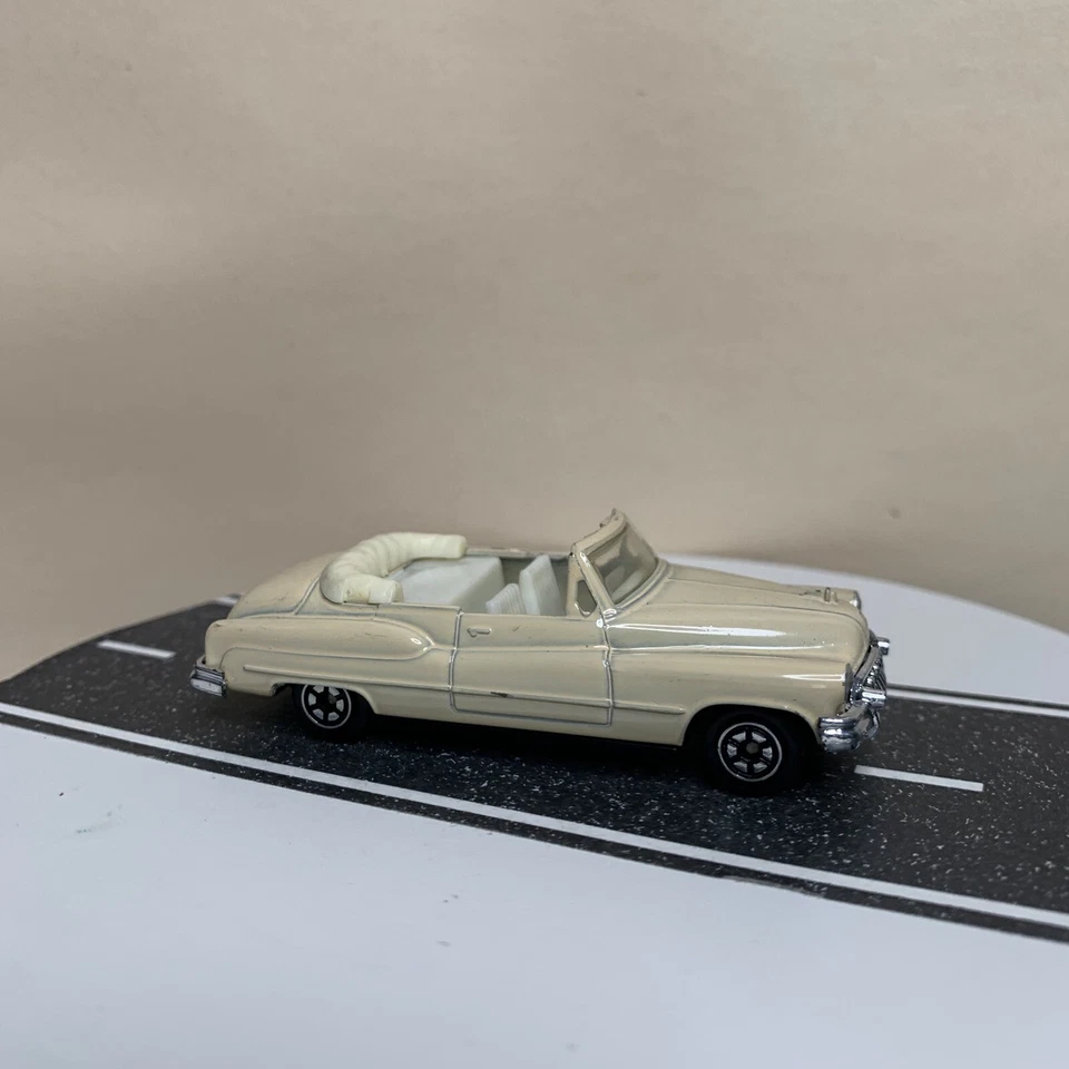 Yatming #8904 1950 Buick Roadmaster super conversível bege creme escala 1:64 quase perfeito - Imagem 3 de 4