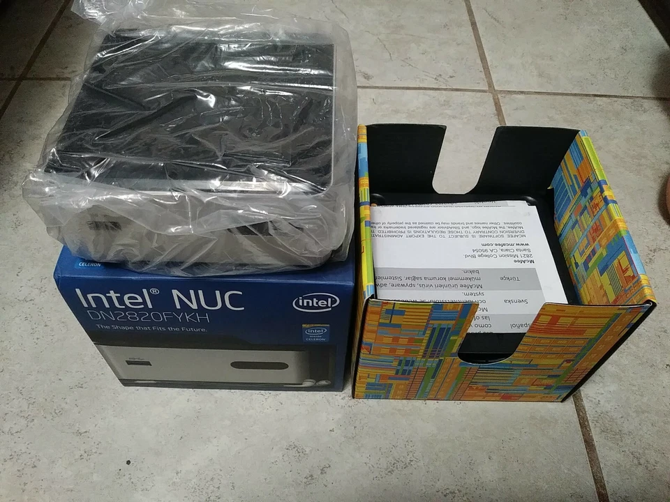 Intel DN2820FYKH NUC Mini PC - Intel Celeron, 2.5" HDD, HDMI - Image 3 of 4