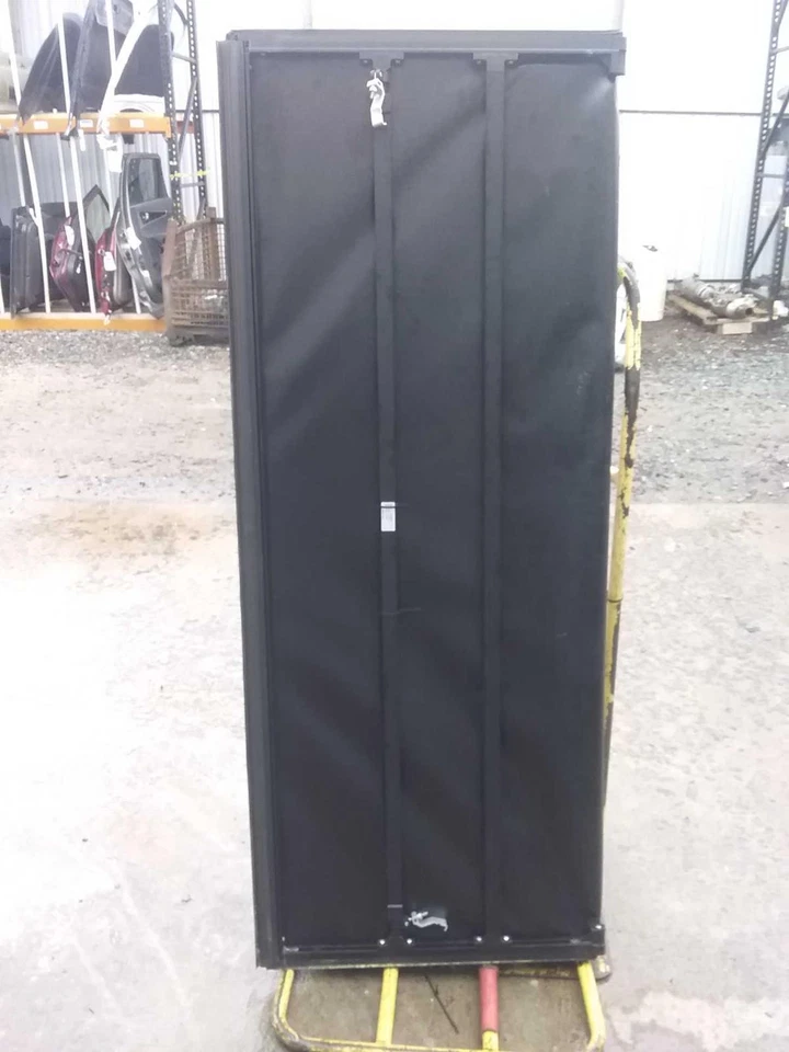 Used Tonneau Cover fits: 2019 Chevrolet Silverado 1500 pickup  Grade A Foto 3 de 4