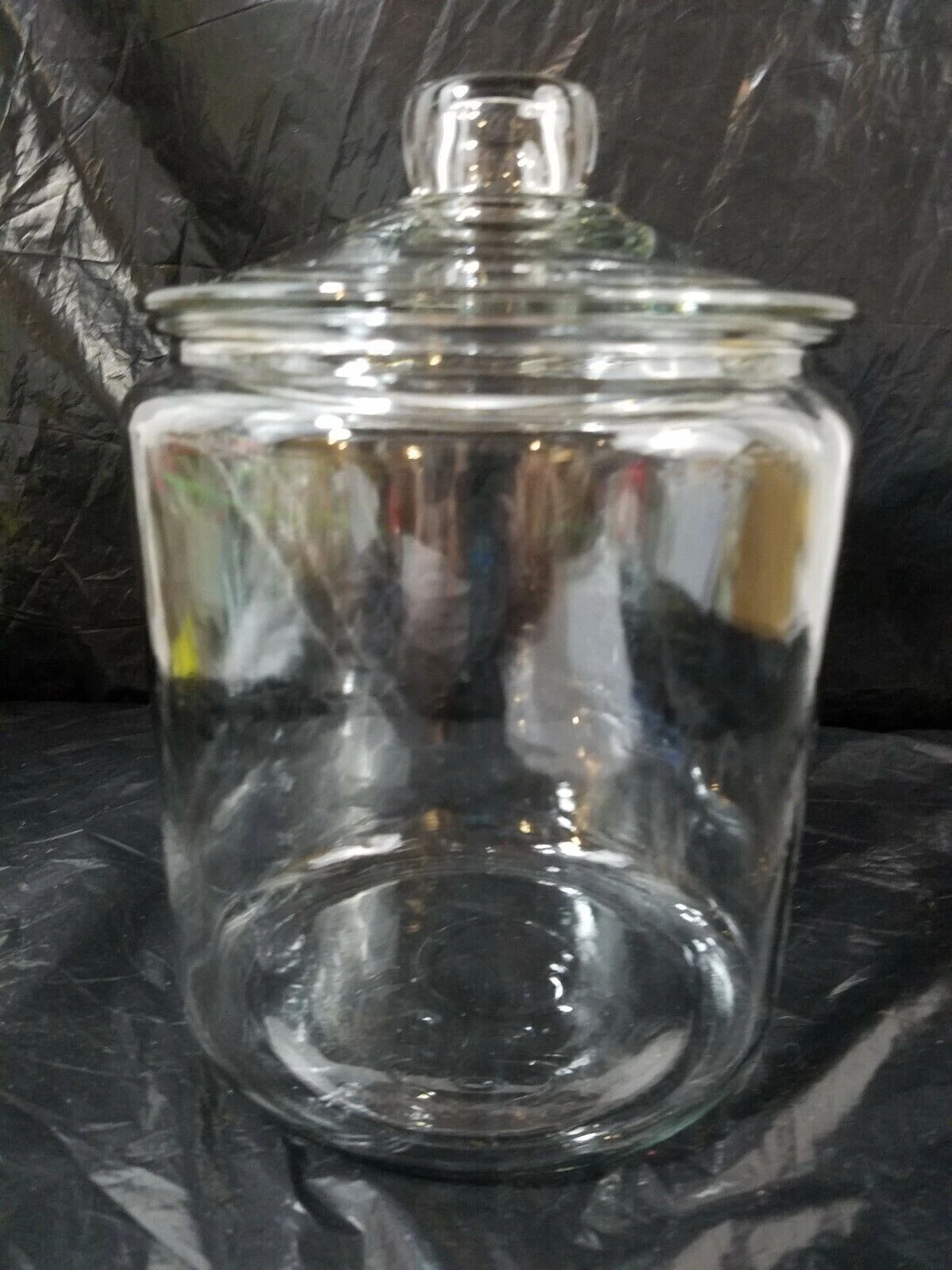 Large Round Glass Jar With Cover, 7.5x7.5x10"H