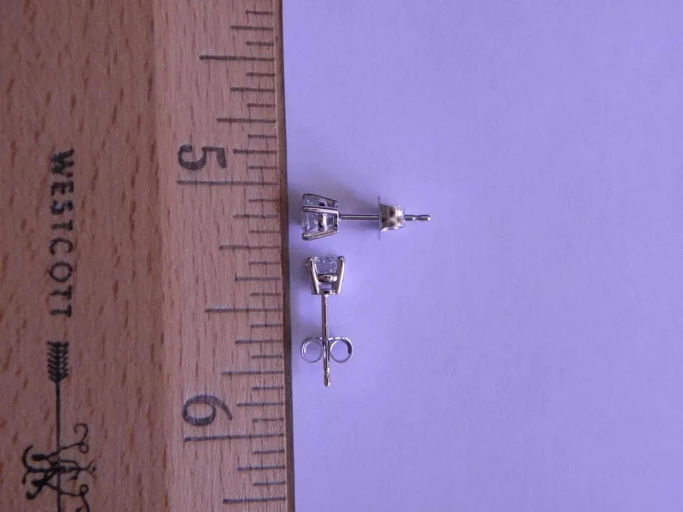 PENDIENTES DE ORO 14K CON DIAMANTES CULTIVADOS EN LABORATORIO Fire Light, 1/2 cttw QVC ¡SIN USAR! Foto 2 de 4