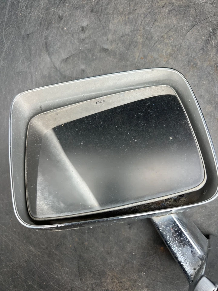 Espejo retrovisor lateral cromado Cadillac Deville 1969-1970 OEM para conductores Foto 2 de 4