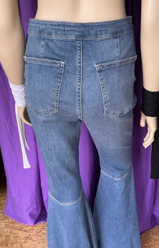 WE THE FREE “Just Float On” Extreme Flare Jeans in Jericho Blue Sz 28 Inseam 34 - Picture 4 of 12
