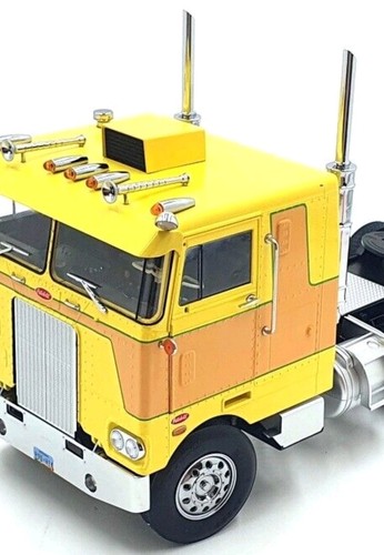 1977 Peterbilt 352 Pacemaker Tractor Truck 3-assi gelb Maßstab 1:18