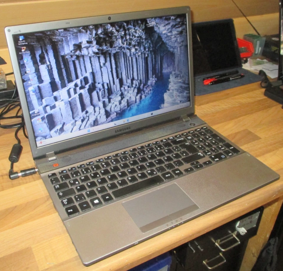 SAMSUNG SERIES 5-i7. 8GB Ram. SSD HDD.-USB 3.0-JBL Audio. Windows 11-Office 2019 - Bild 3 von 4