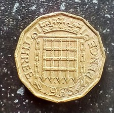 British 3 Pence Coin - Queen Elizabeth ll - 1965 Year