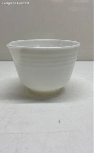 VTG Pyrex Hamilton Beach Milk Glass Mixing Bowl