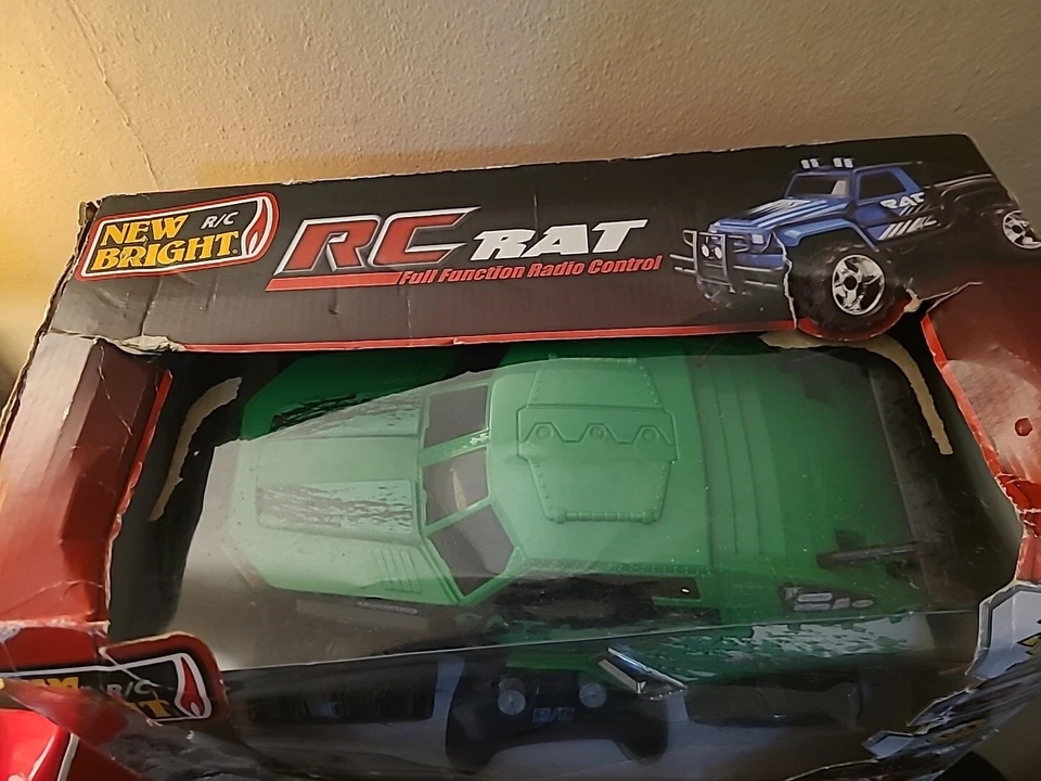 全新 明亮 遥控 全地形车 Rat Racing 绿色/黑色 1: 15 无线电控制 遥控器 读取 — 第 2/4 张图片