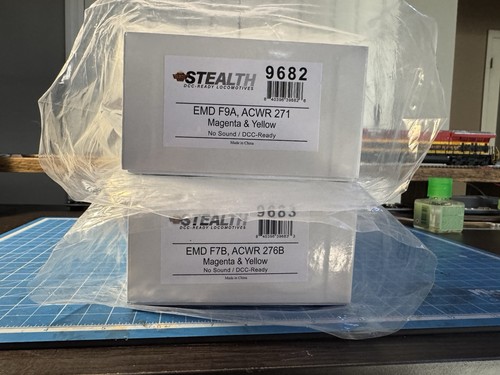 Locomotora diésel BLI 9682 y 9683 HO ACWR EMD F9A #271 y 276B STEALTH SERIES  | Zustand: New
