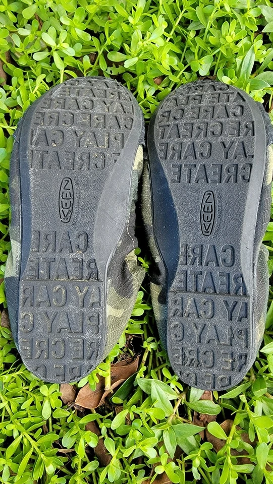 Zapatos planos sin cordones de ballet de lona con lazo Cortona verde camuflados Keen para mujer talla 5,5 Foto 4 de 4