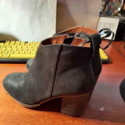 NEW ! BP Lance-Lea Black/Brown Leather Heeled Ankle Zip Bootie Size 7/9