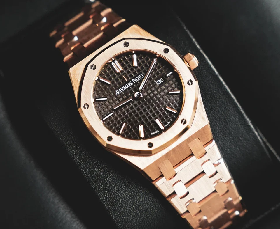 Audemars Piguet Royal Oak 33MM Rose Gold Brown Dial Quartz – 67650OR.OO.1261 - Image 4 of 4