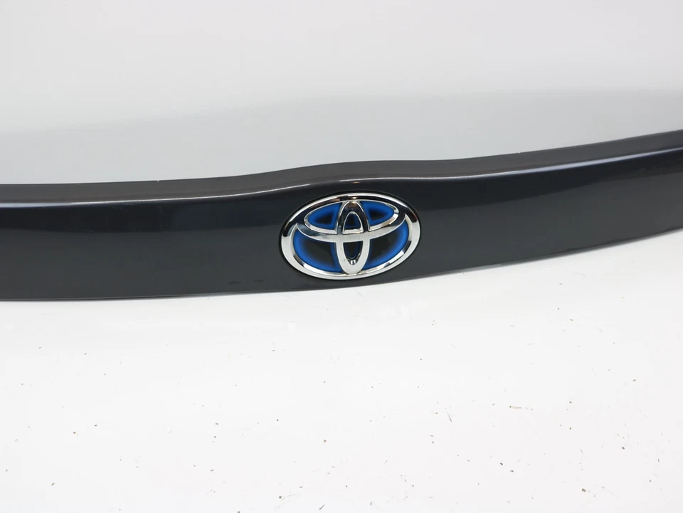 2010–2015 Toyota Prius Rear Trunk Hatch Handle Trim Molding w/ Switch Dark Gray - Изображение 2 из 4