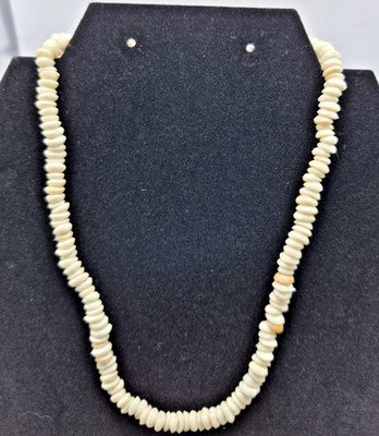 Vintage Hawaiian Puka Shell Necklace 14  Barrel Clasp Surfer 1970 s EUC