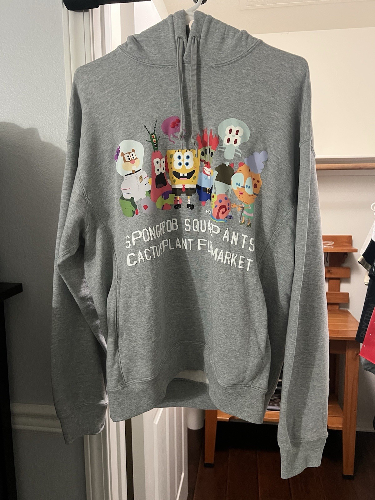 SpongeBob Cactus Plant Flea Market Graphic Hoodie Mens Medium Gray Uniqlo UT