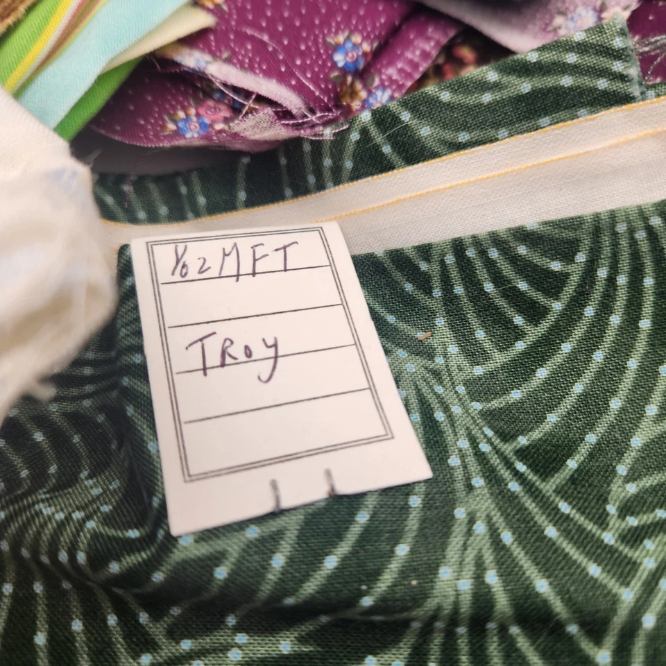 Vintage Quilting Fabric 7# Mixed Lot USA Craft Material Sewing Scraps  - Image 2 of 4