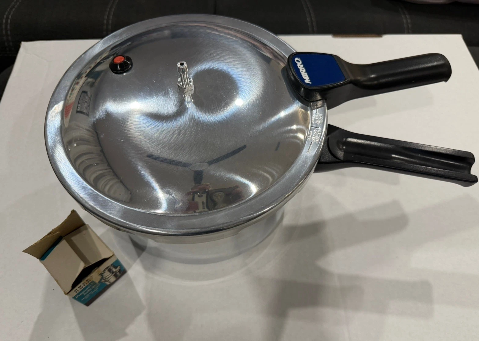 VINTAGE Mirro Matic 4.2qt Pressure Cooker Presto Cooker Pressure Tru Indicator