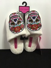 BETSEY JOHNSON SUGAR SKULLS Women  s WHITE SCUFF SLIPPERS NWT S 5-6  L 9-10